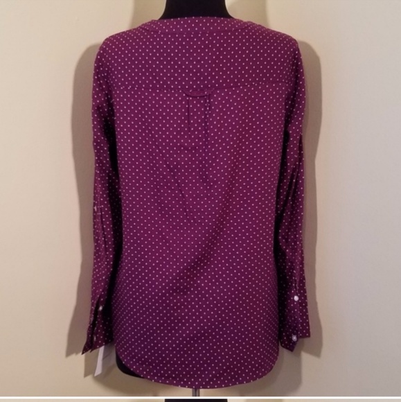 NWOT Croft and Barrow v neck button down shirt - Picture 4 of 7